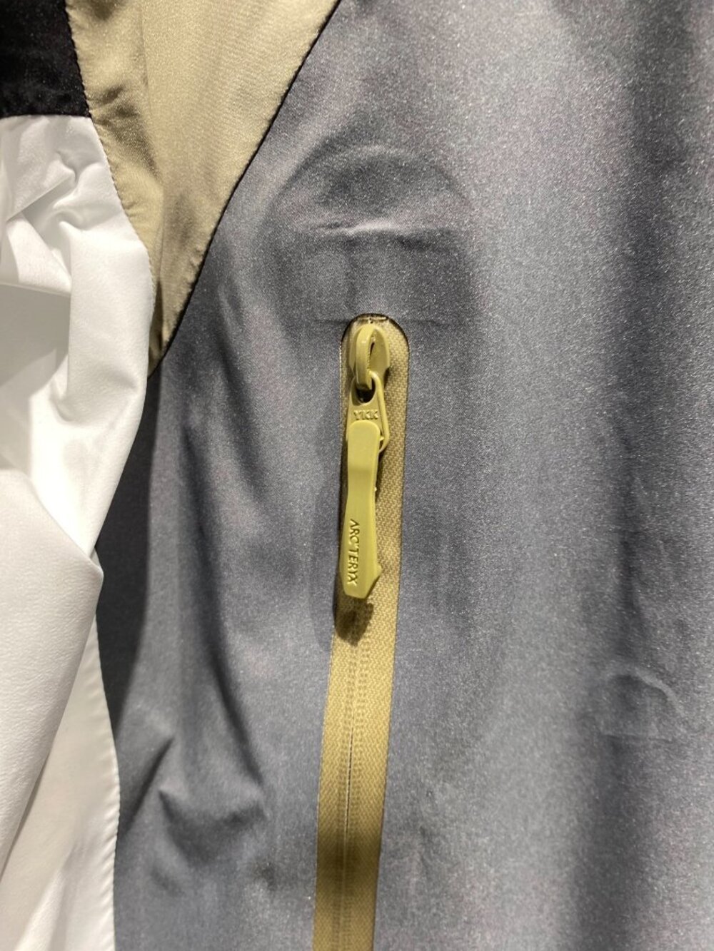 Arc'teryx BEAMS Hardshell Jacket - Picture 5 of 7